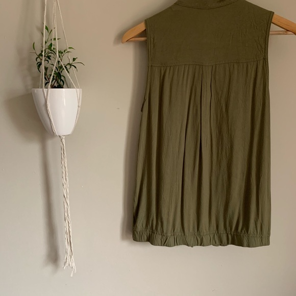 Military style vest - Picture 3 of 3